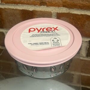 COPY - NWT PYREX BUNNY RABBIT 4 cup DISH BOWL STORAGE HOPPITY  with Lid PINK  E…